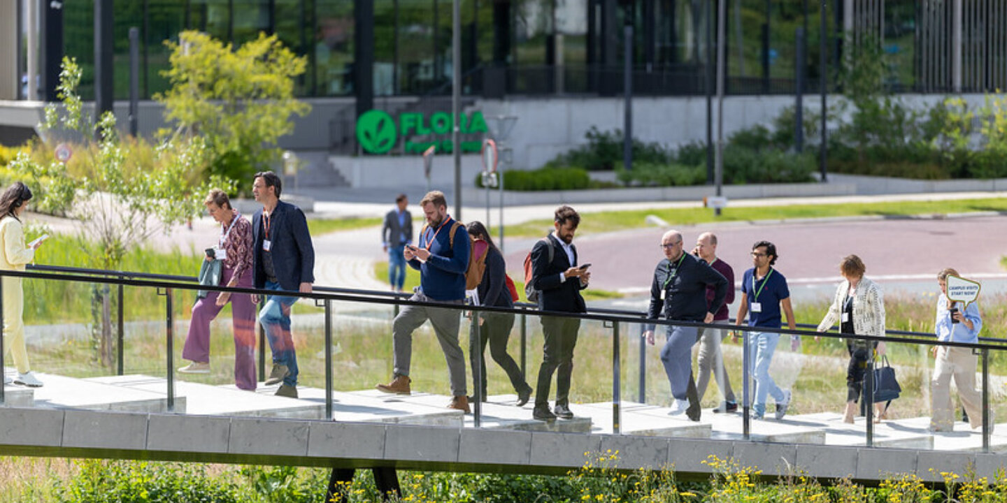 54562370707 660ee424a9 c